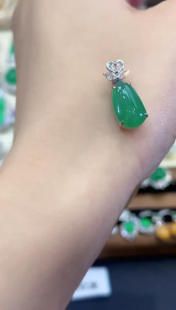 吊坠(不含链)18K金镶嵌翡翠C25