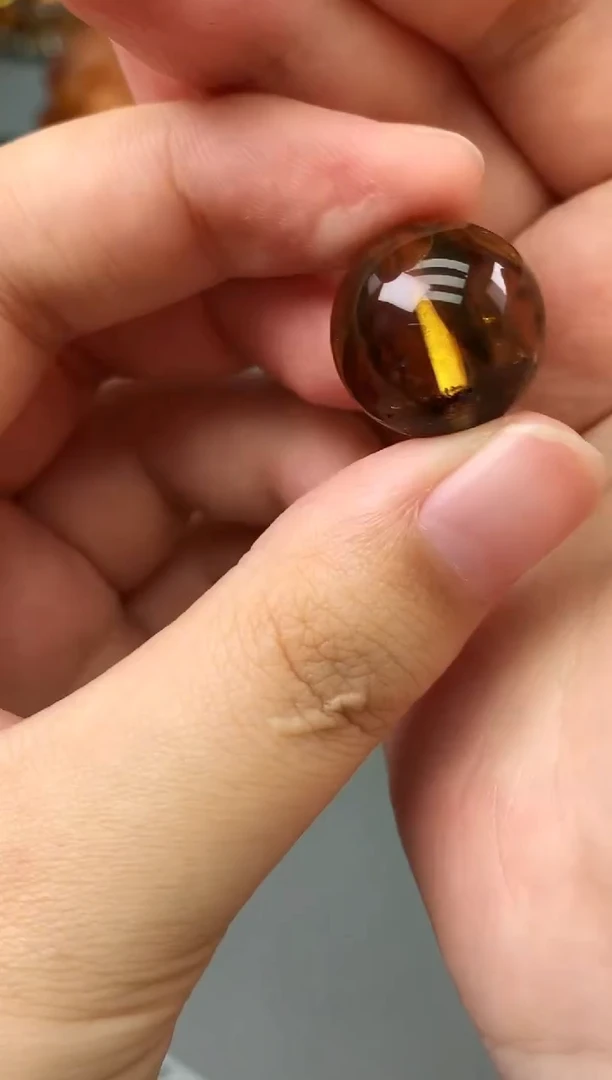 未镶嵌琥珀珠宝奇石12
