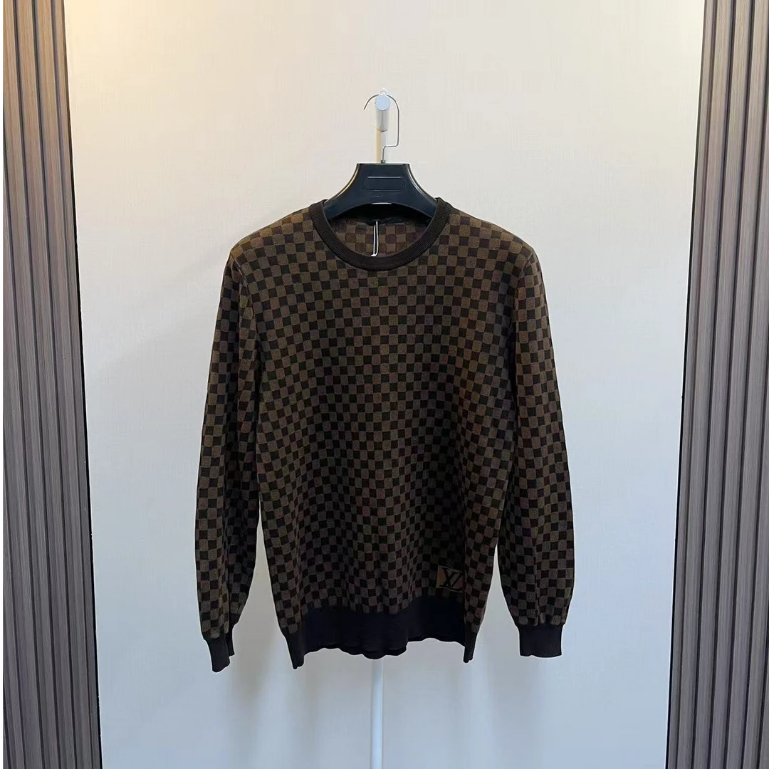 99新 LouisVuitton/路易威登 /经典棋盘格下摆大logo长袖毛衣/M码