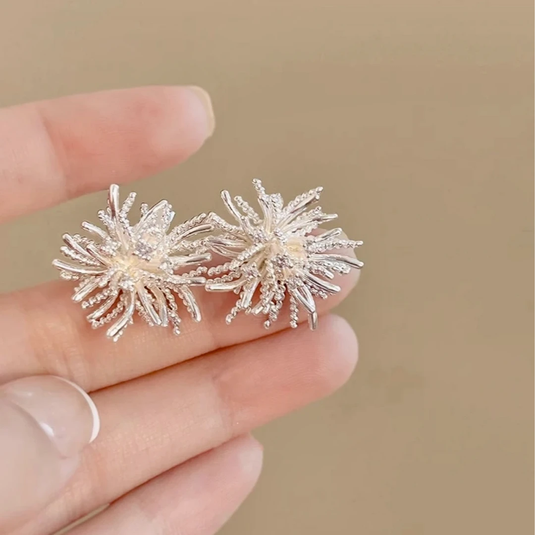 铜合金耳饰 夸张烟花锆石耳钉小众设计秋冬氛围感耳环高级感耳饰