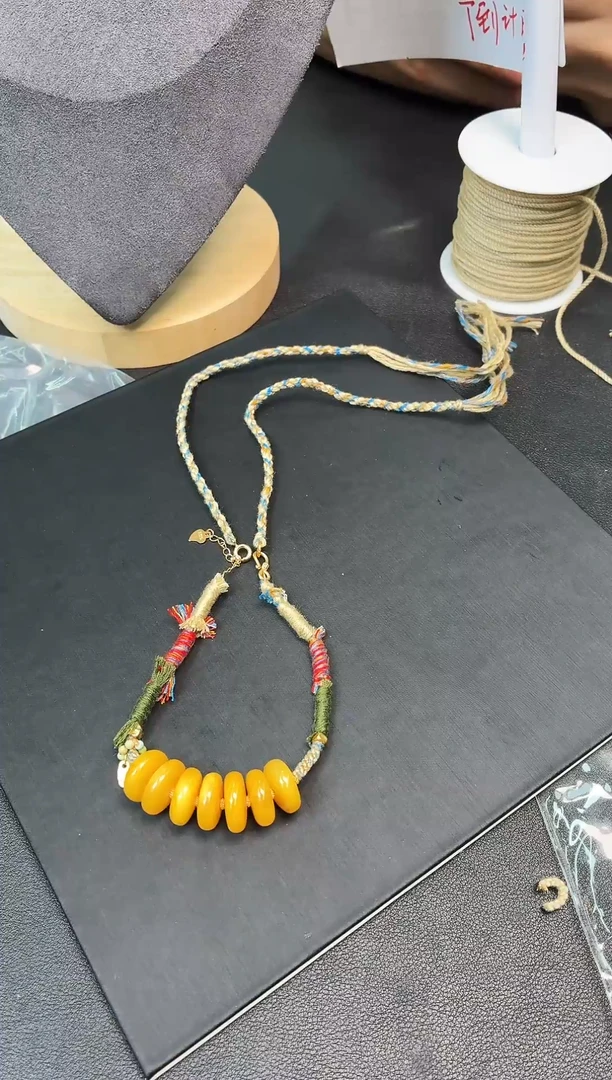 蜜蜡吊坠(赠链)未镶嵌A56