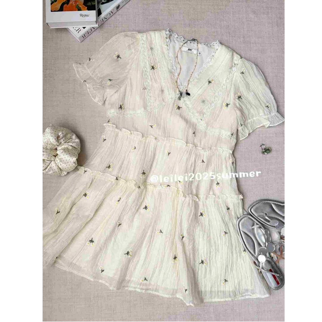 晶咕【清迈花园】法式蕾丝边拼接碎花V领短袖连衣裙