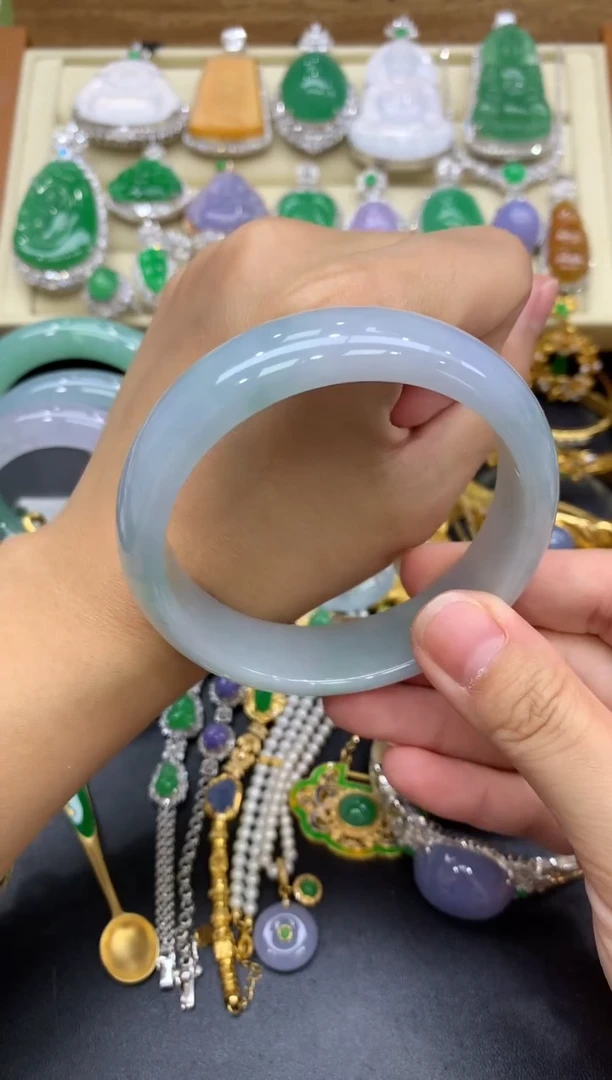 翡翠手镯未镶嵌135-中国好珍宝