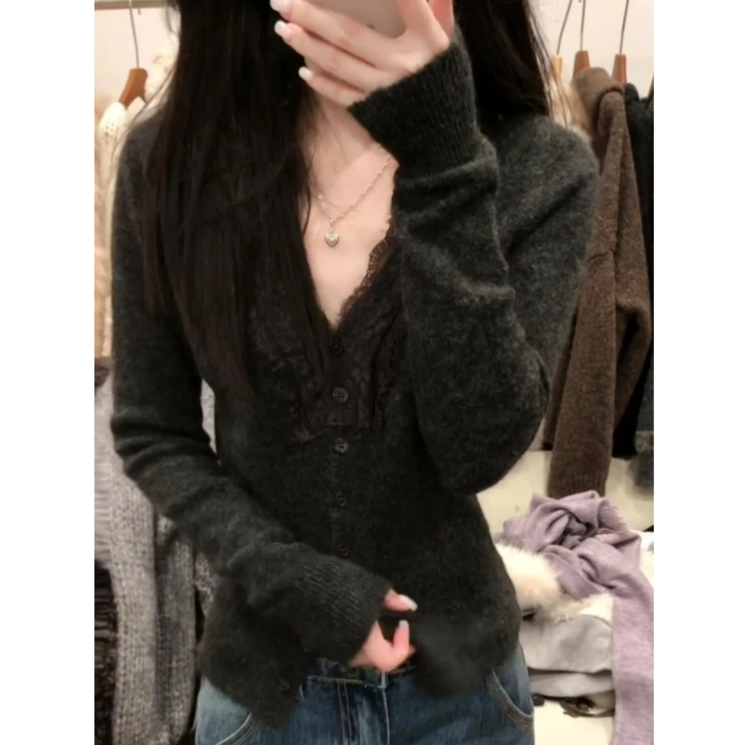 高级感超好看v领蕾丝边内搭针织衫女秋冬设计感慵懒软糯开衫上衣