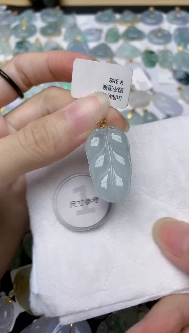 翡翠18K金镶嵌颈饰天然A货翡翠