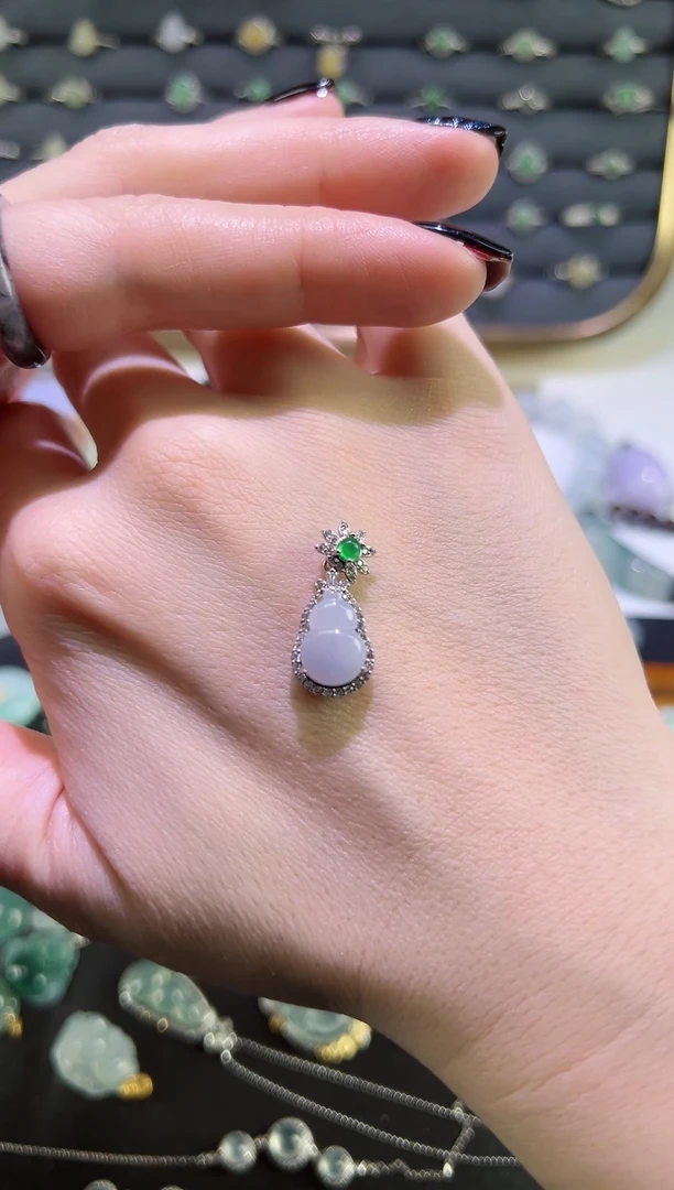 【闪购商品】翡翠颈饰银S925镶嵌葫芦吊坠