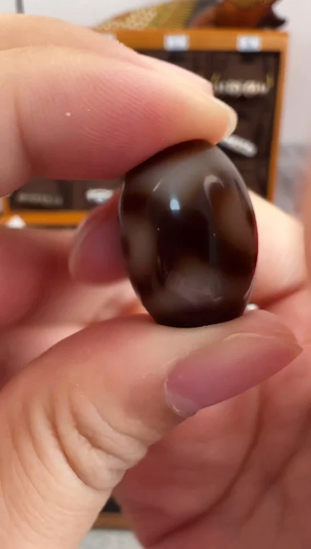 玛瑙/玉髓（覆膜）颈饰未镶嵌36微瑕随机发货