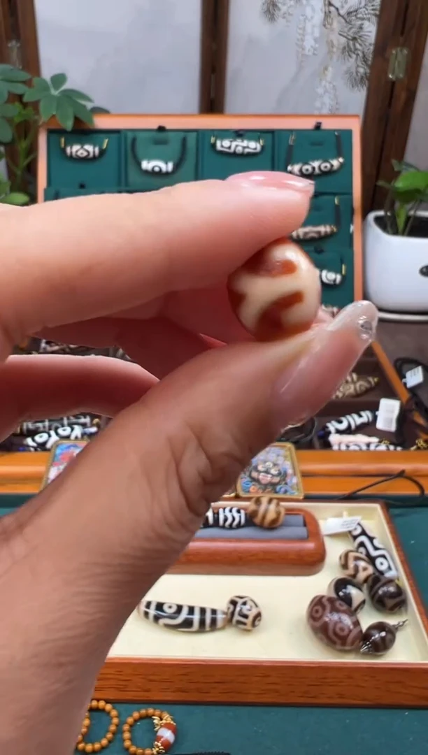 未镶嵌颈饰玛瑙/玉髓57.（微瑕）