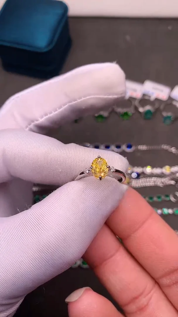 【闪购商品】彩色蓝宝石戒指银S925镶嵌......