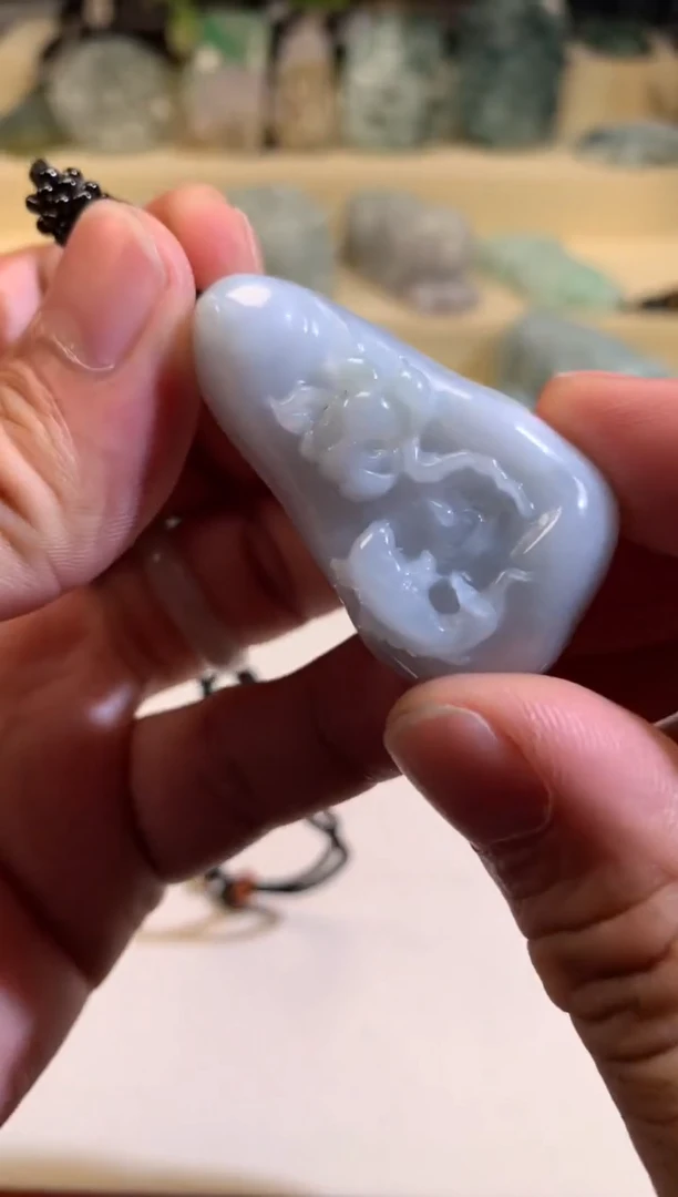 翡翠未镶嵌颈饰6/03/102