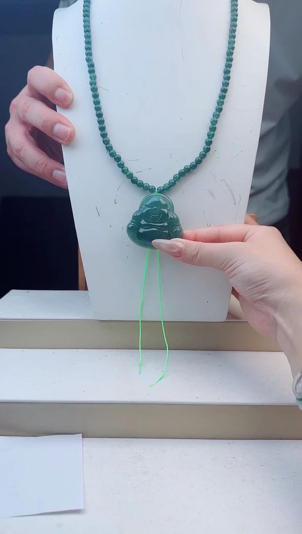 颈饰未镶嵌翡翠多样性发其中一