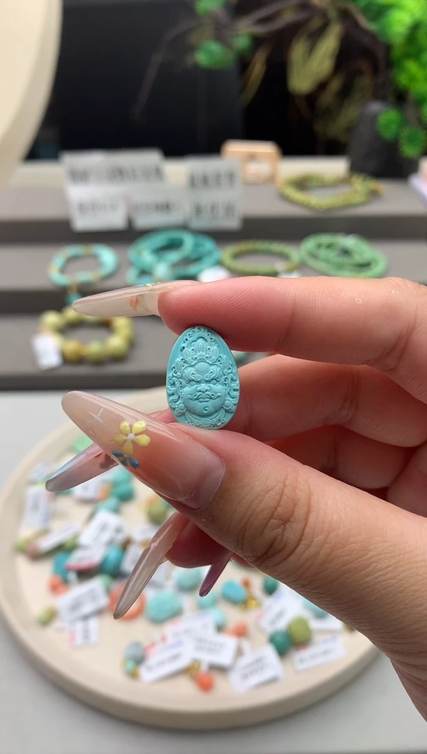 绿松石未镶嵌雕刻D11