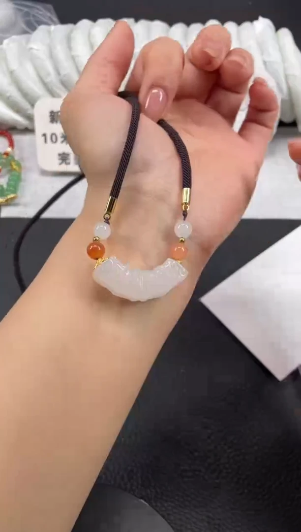 【闪购商品】石英质玉手镯未镶嵌多样性发货，拍一发一