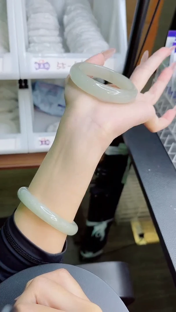 未镶嵌手镯石英质玉73-51.2