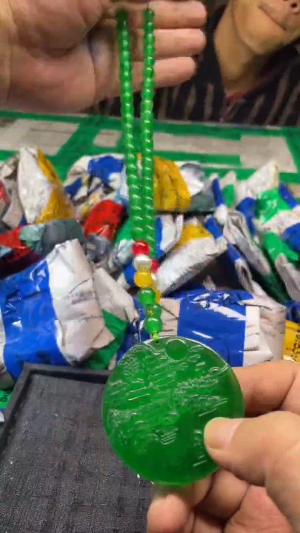 林子收货时尚吊坠AA17