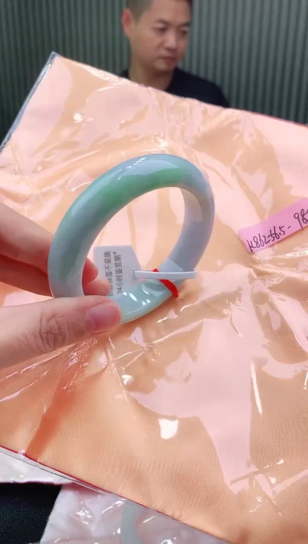 未镶嵌手镯翡翠56+