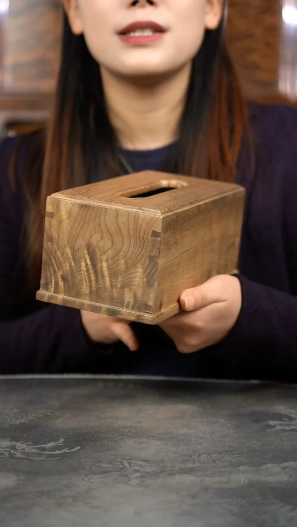 【闪购商品】金丝楠满花精工纸巾盒364