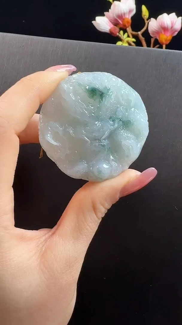 颈饰未镶嵌翡翠龙牌