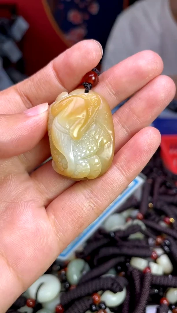 未镶嵌和田玉挂件1