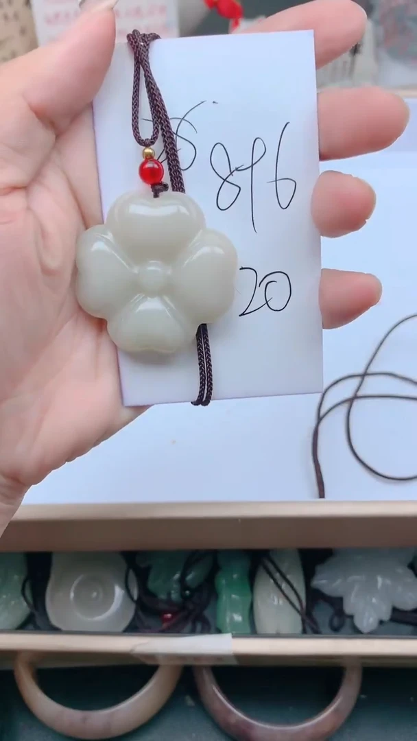 未镶嵌手镯石英质玉896