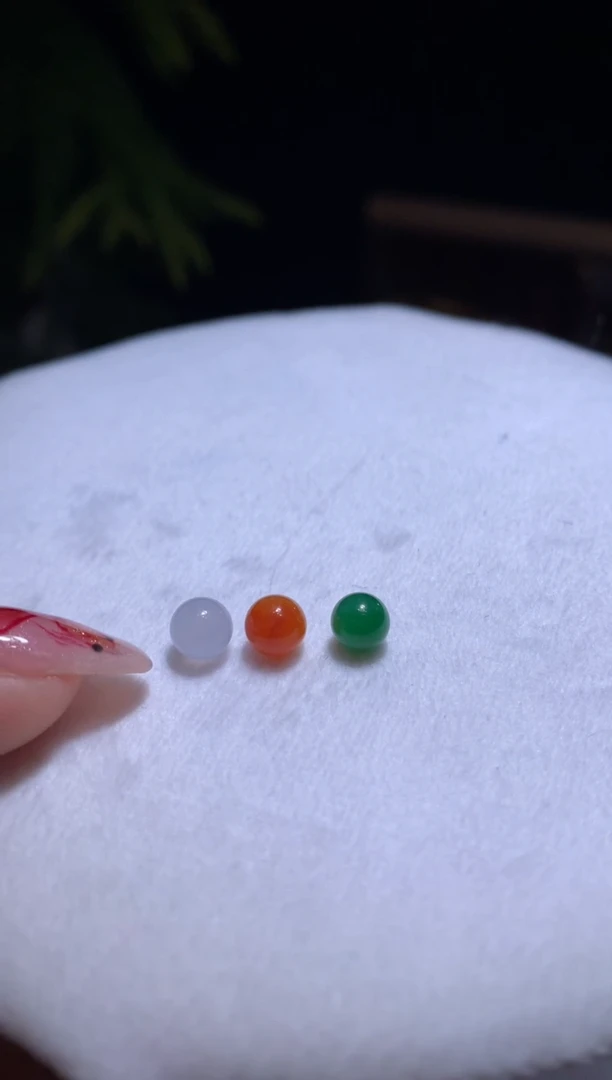 【闪购商品】定制翡翠未镶嵌5.7*珠子3颗280+28