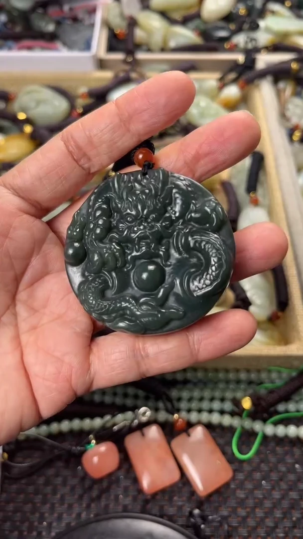 【闪购商品】和田玉颈饰未镶嵌多样性发货没有证书拍一发一有瑕