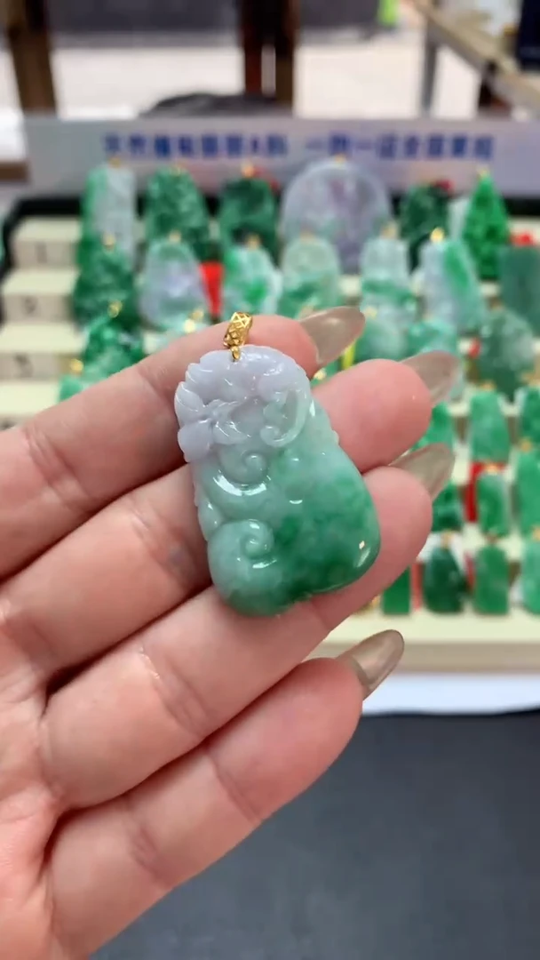 【闪购商品】翡翠吊坠(不含链)18K金镶嵌挂件