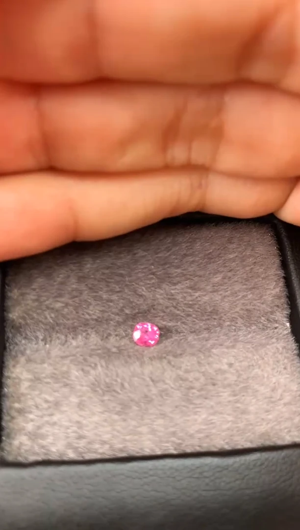 未镶嵌裸石定制尖晶石枕型 粉色调 0.23ct