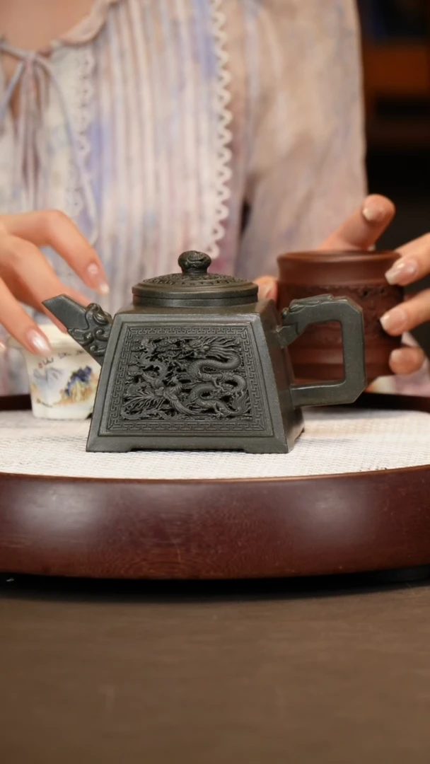 茶壶紫砂【诸葛永南】绿泥龙凤福禧  450CC