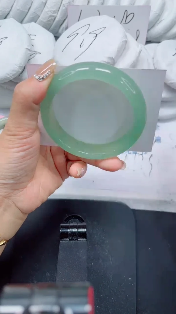 未镶嵌手镯石英质玉122-60