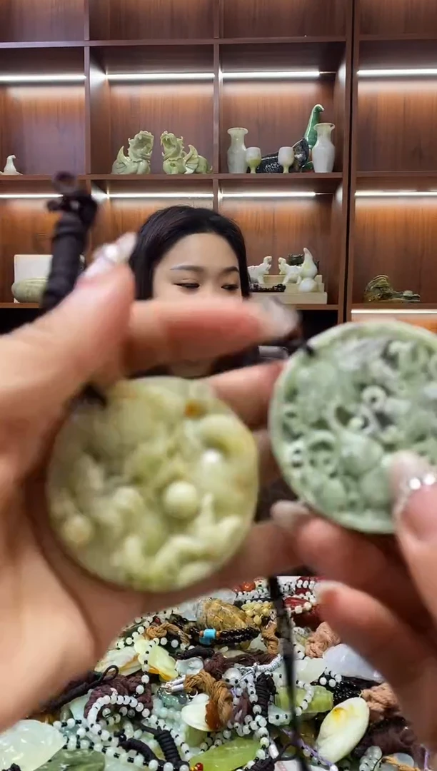 未镶嵌岫玉吊坠拍一发二