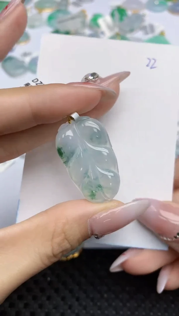 【闪购商品】翡翠颈饰18K金镶嵌天然翡翠A货