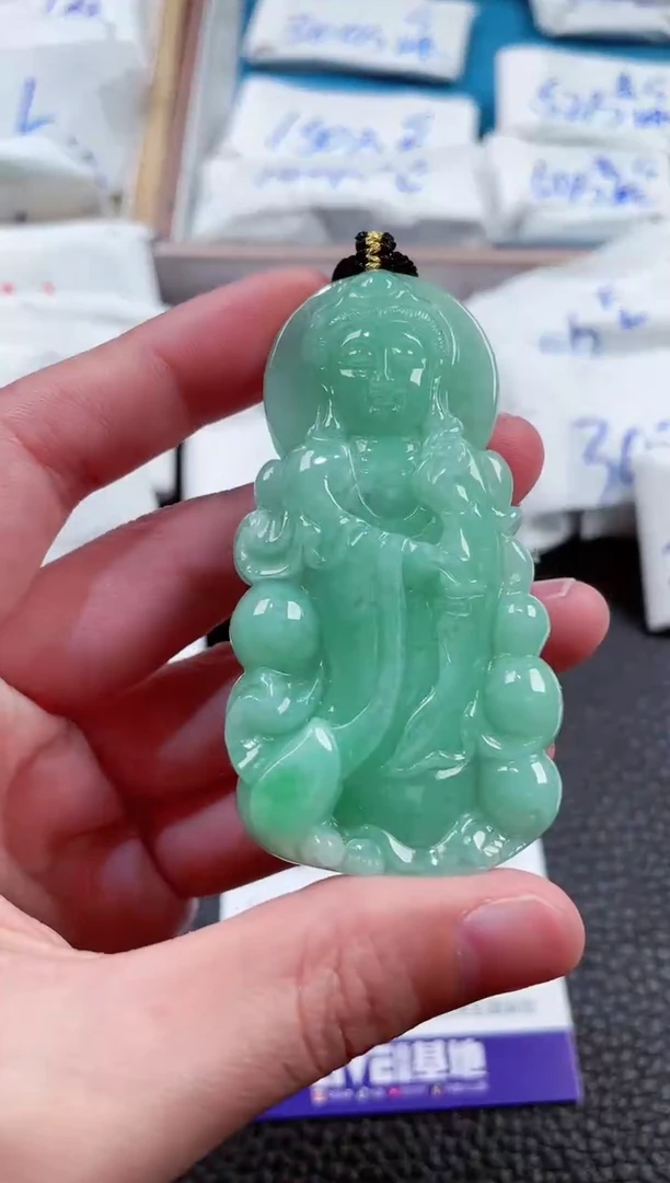 【闪购商品】翡翠颈饰未镶嵌00005857