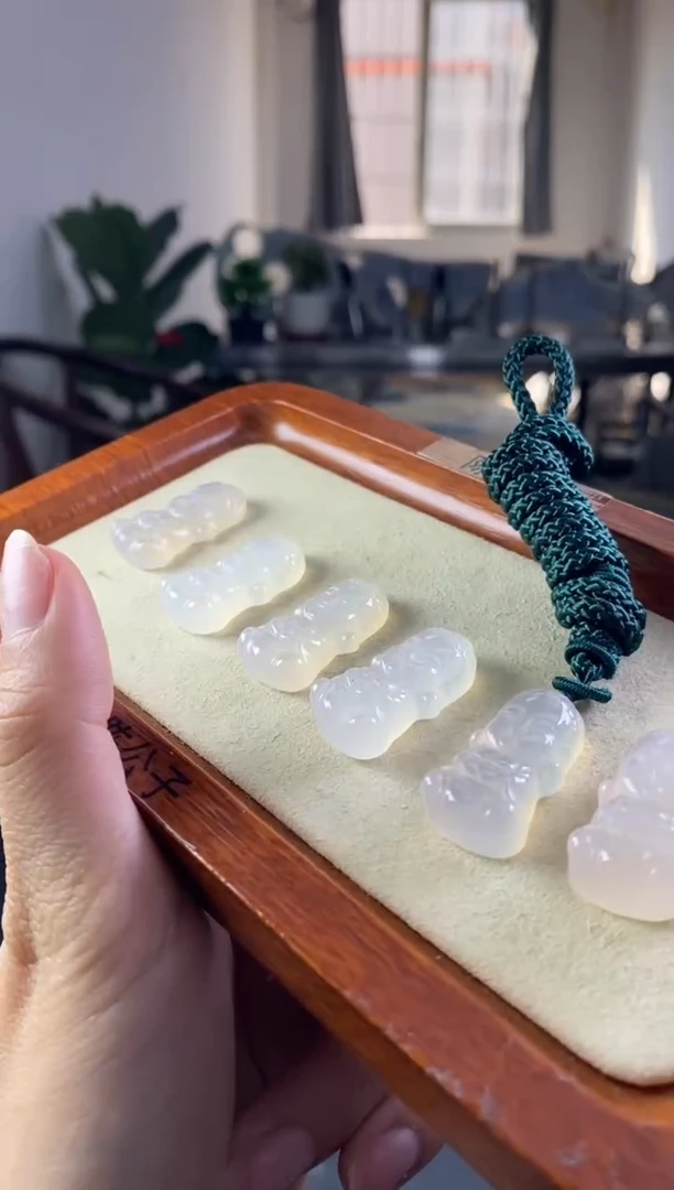 【闪购商品】玛瑙/玉髓颈饰未镶嵌宝宝佛挂件多样性发1