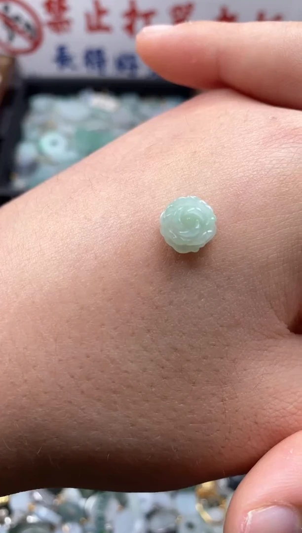 【闪购商品】翡翠颈饰未镶嵌哥哥