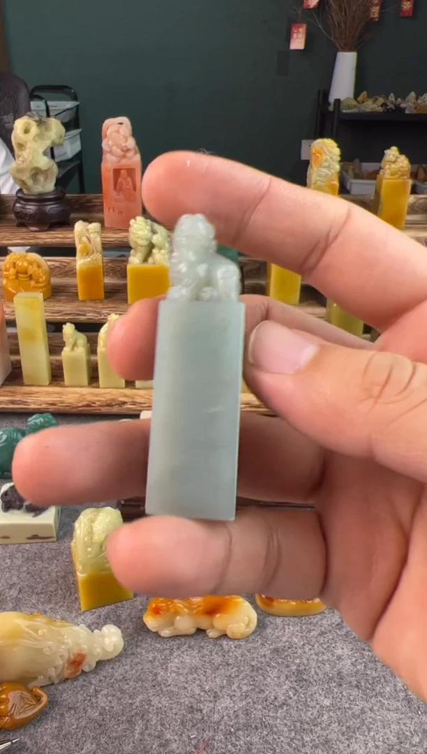云南石天青瑞兽章1.6*1.6*6.1