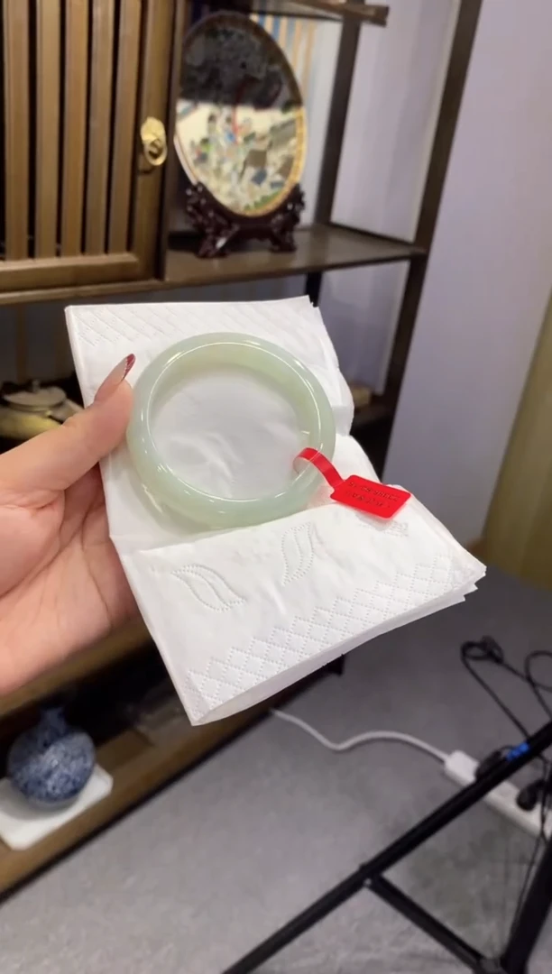 【闪购商品】翡翠手镯未镶嵌00000581