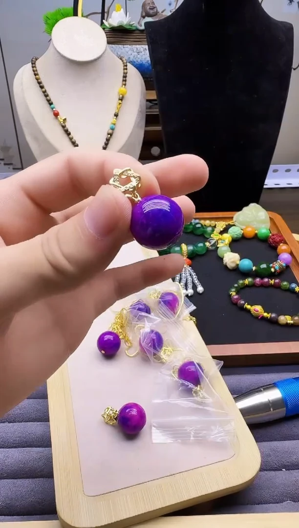 14K金镶嵌苏纪石（舒俱来）吊坠(赠链)QY06