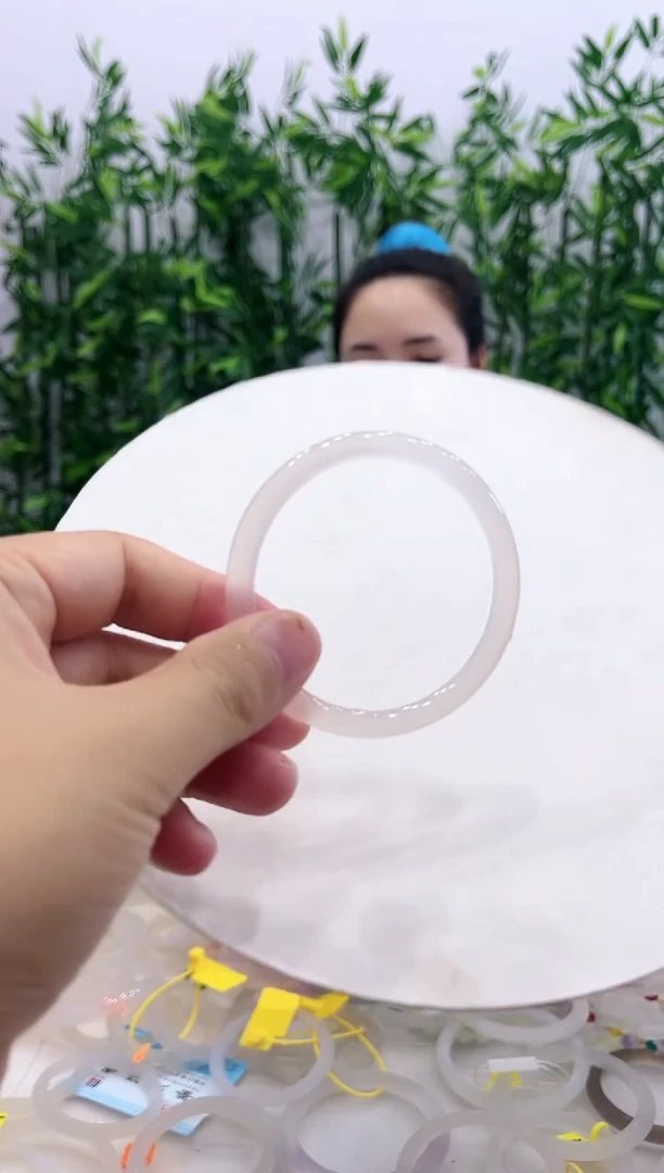 玛瑙/玉髓手镯未镶嵌叮当镯1只