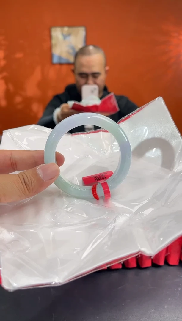 未镶嵌手镯翡翠1        圈口56