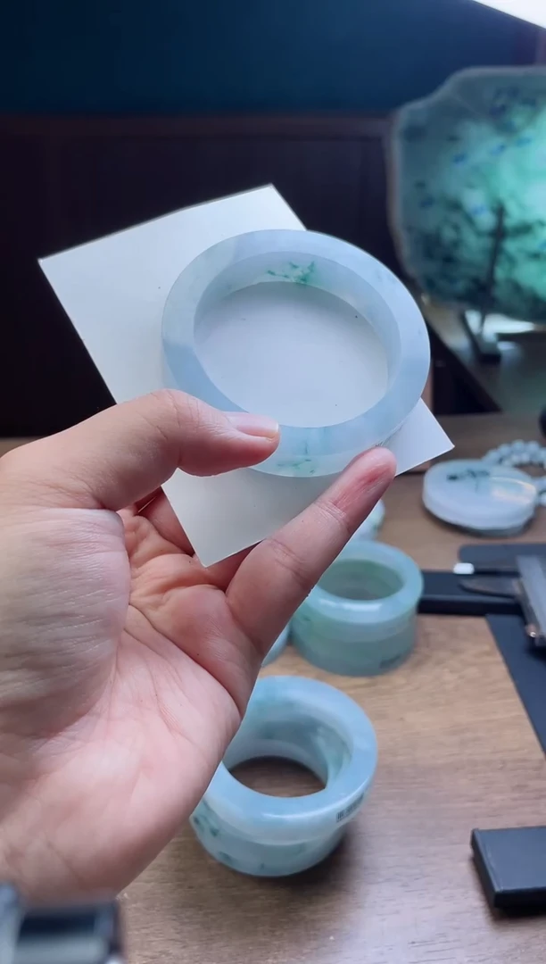 未镶嵌手镯定制翡翠东*定制