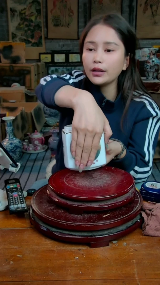摆件景德镇陶瓷摆件在延安方茶叶罐