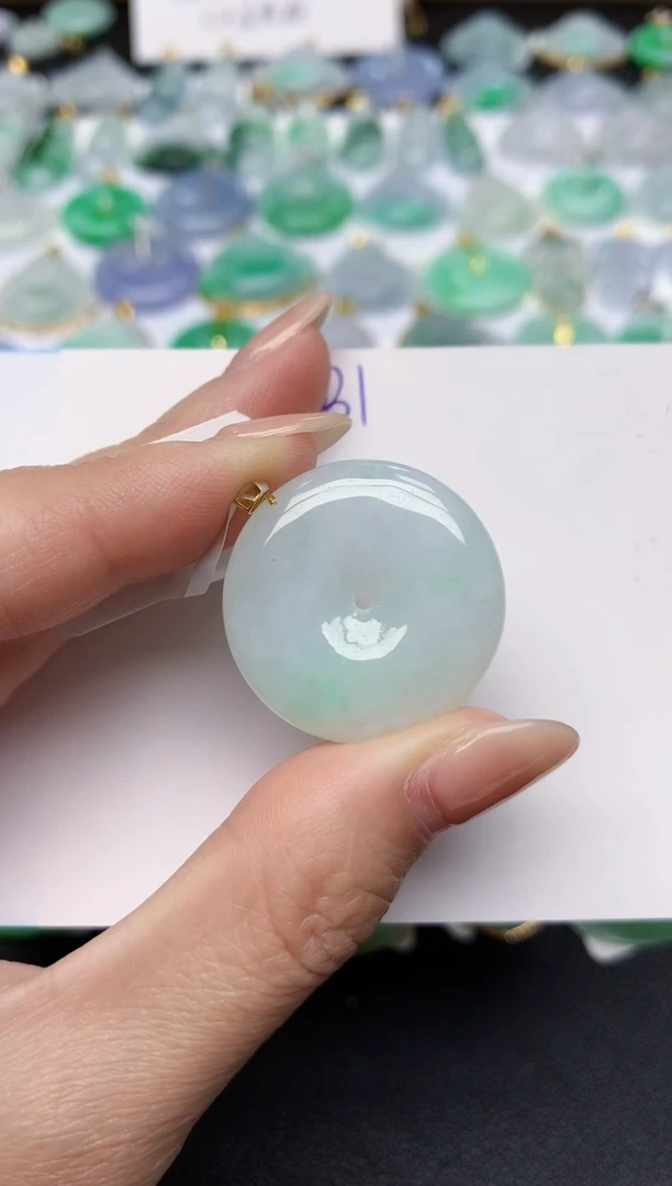 颈饰18K金镶嵌翡翠 天然缅甸A货翡翠百元以上9元证书费自理