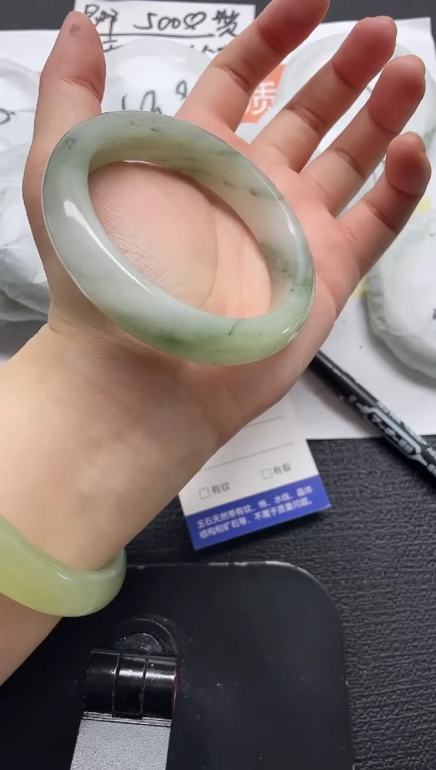 未镶嵌手镯石英质玉50-60