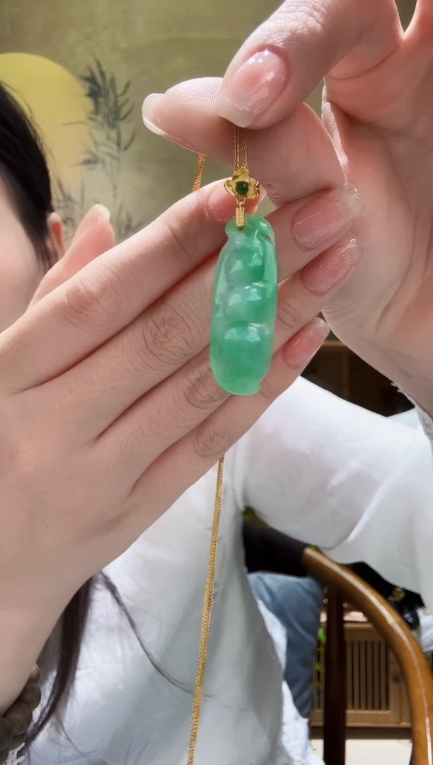 颈饰未镶嵌翡翠吊坠