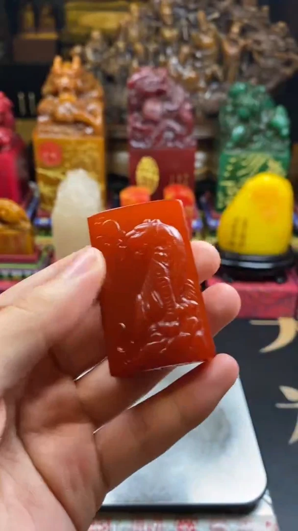 寿山石印石红田虎牌