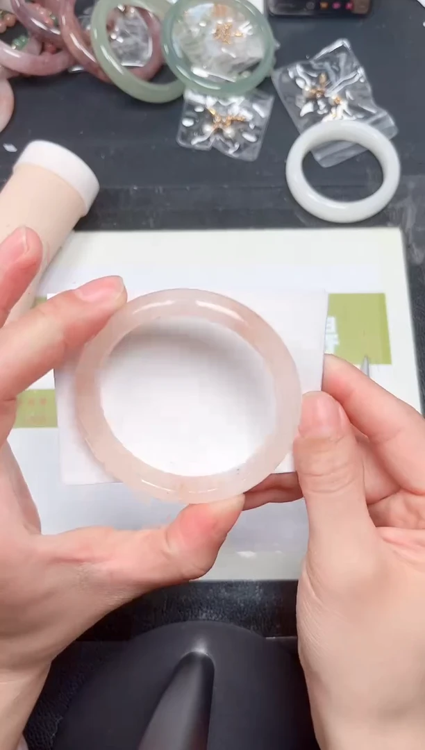 石英质玉手镯未镶嵌111-56