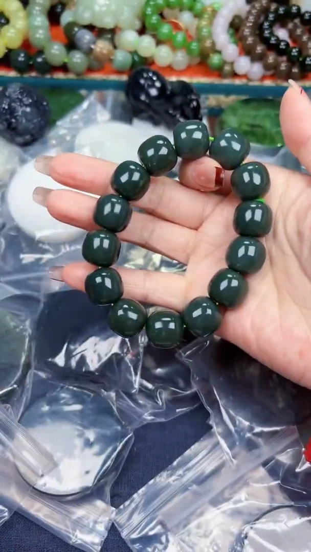 颈饰未镶嵌和田玉和田玉