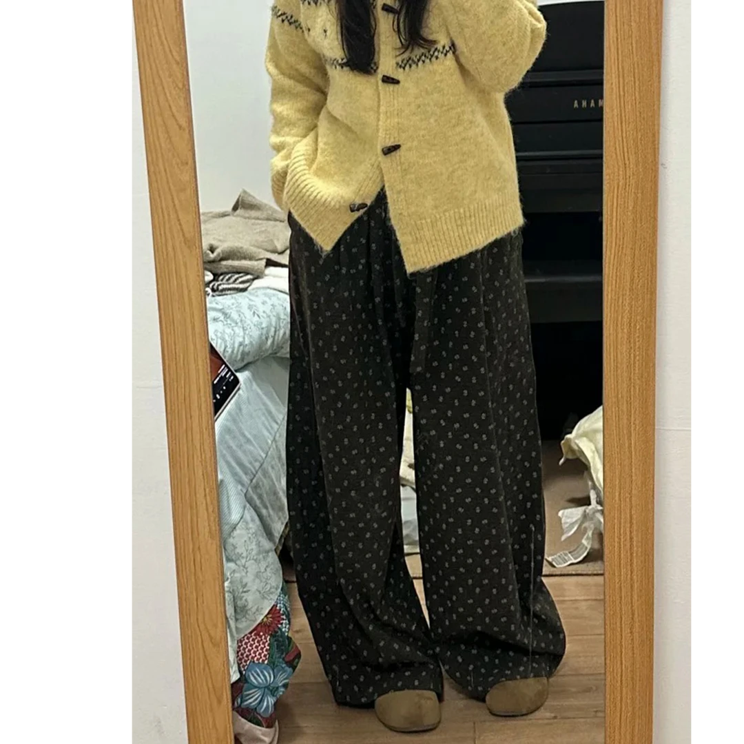 休闲裤女2025新款碎花裤子慵懒风垂感阔腿裤宽松大码胖mm弯刀裤秋