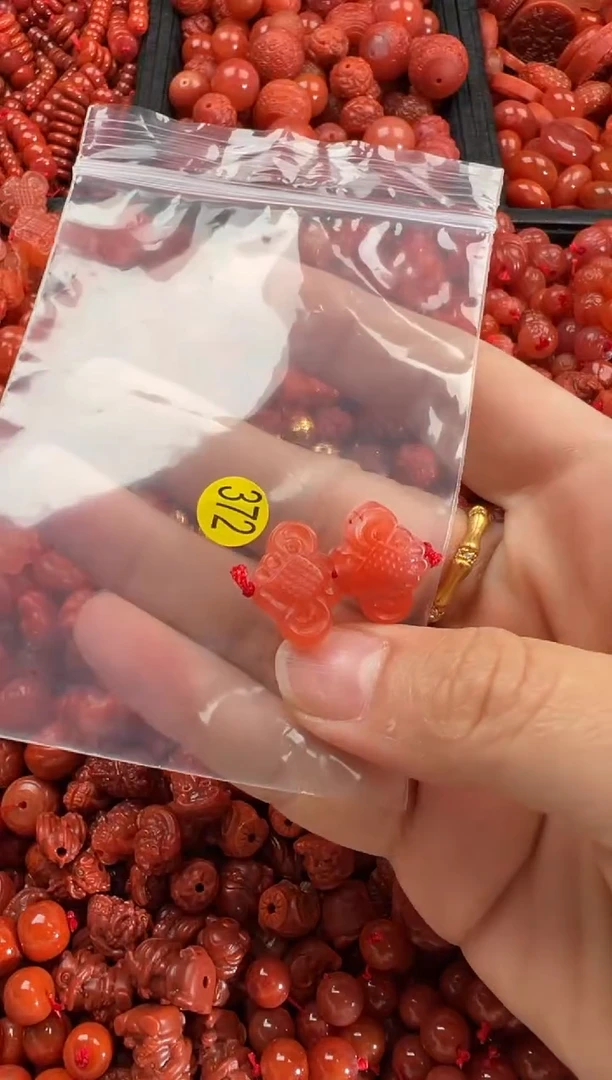 【闪购商品】南红玛瑙颈饰未镶嵌1